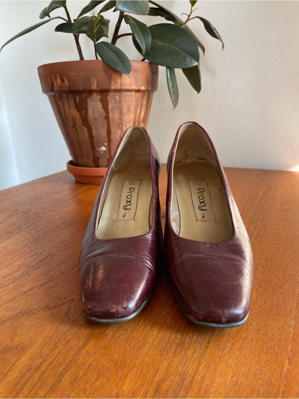 Burgundy Leather Block Heel Pumps - Picture 2 of 9